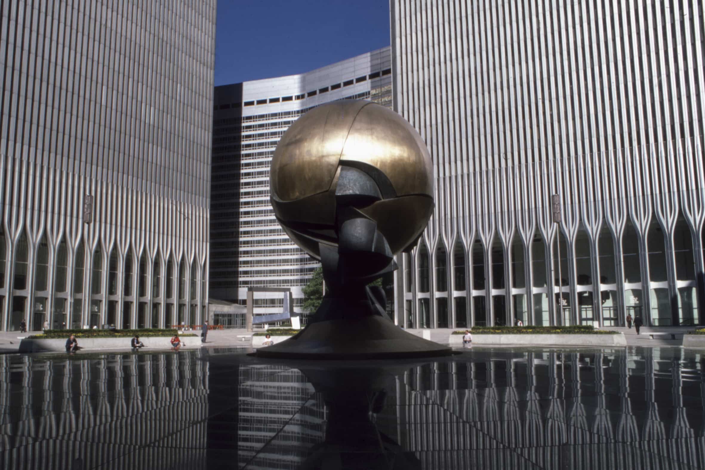 Fritz Koenig, Sphere, original installation