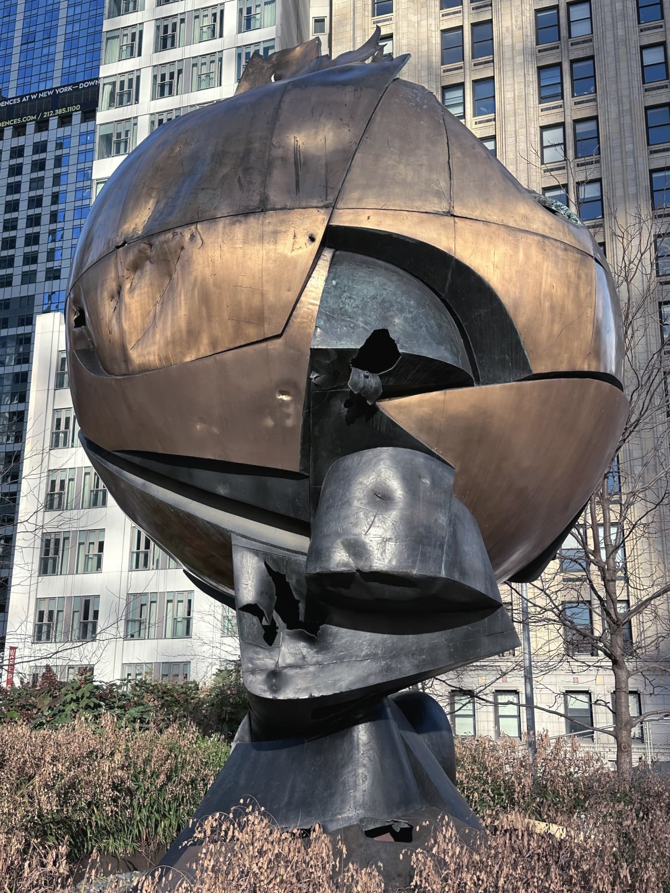 Fritz Koenig, Sphere, 1971