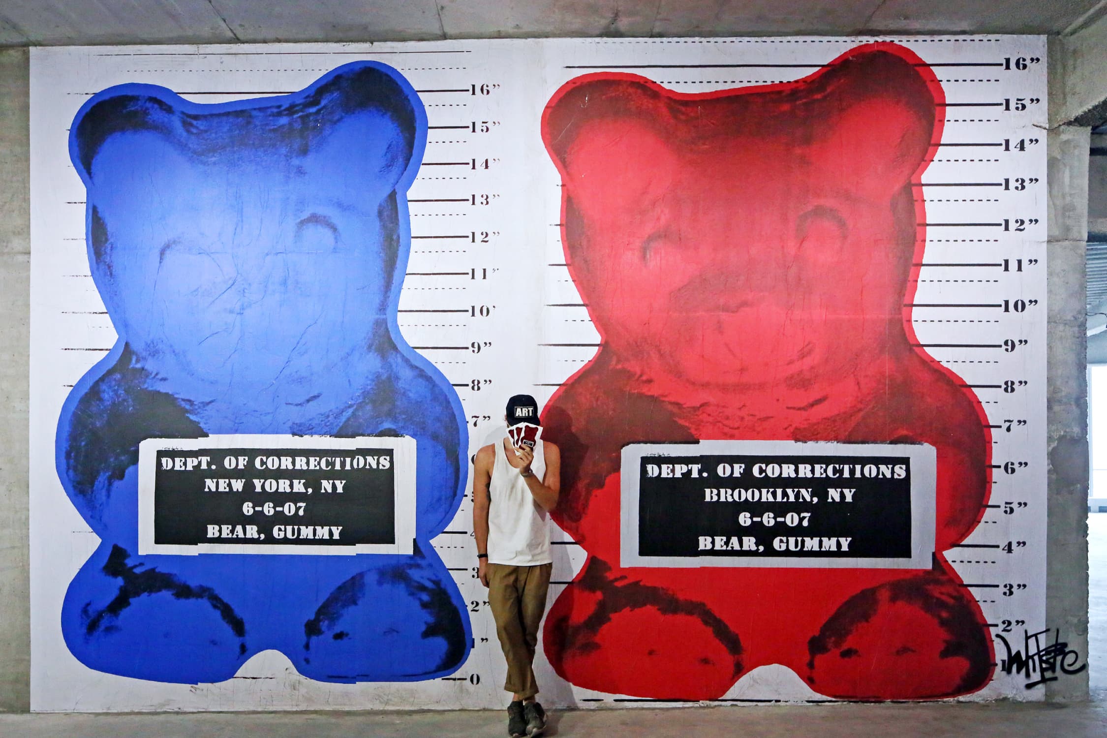 WhisBe, Vandal Gummy Bear, Blue & Red, 2016